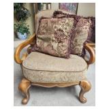 Wooden chair w 2 pillow