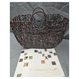 Magazine rack with Ala masters art book