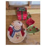 Lot of 3 porcelain decor