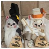 Lot of 2 Halloween mouse decor