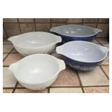 Set of 4 nesting Pyrex bowls
