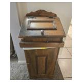Wood trashcan