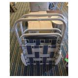 Lot of 2 lawn chairs