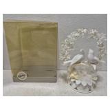 Wilton cake topper *has discoloring & been