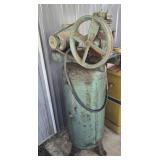 Vintage small air compressor as is