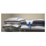 Lot of 4 luxury pillows