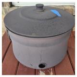 Metal water hose holder with hoses