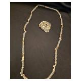 Mother of pearl necklace and bracelet set