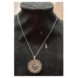 Stealing silver zirconia star necklaces