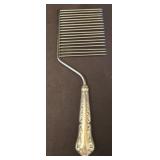 Sterling handle cake breaker