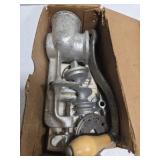 Aluminum meat grinder
