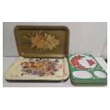 2 vintage metal trays and plastic trays