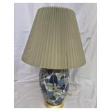 Vtg lamp features a hand-painted porcelain vase