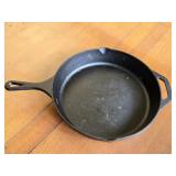 Amsha Kitchen Cast Iron Skillet 12 in