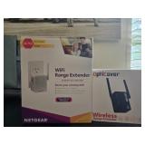 Lot of 2 Wifi range extenders
