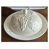 White ceramic serving bowls with lid