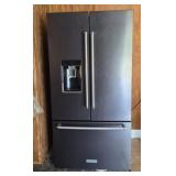 Kitchen Aid refrigerator like new very clean