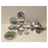 Estate lot of small decor