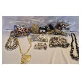 Vtg style Costume jewelry