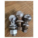 Lot of 3 balls to a hitch