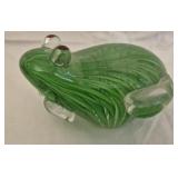 Vtg green and clear art glass frog paperweight