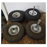 2 sets of rubber wheels