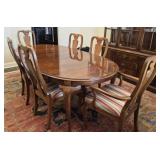 Queen Anne style oval dining table w 6 chairs