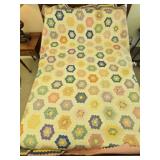 Stunning hand stitched sunflower quilt