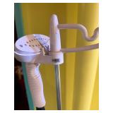 Tobi stand up ironing steamer