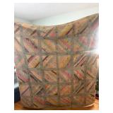 Knotted comforter with feed sack material