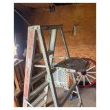 Aluminum step ladder