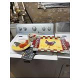 Chicken tray, plate, chess pieces