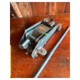 1 1/2 ton floor jack with handle