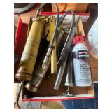 Grease gun, lubricant spray