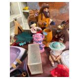 Figurines, some Wooden