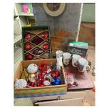 Assorted Bulbs, 4 Santa mugs