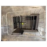 Basket, metal braces