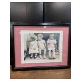 Kissing children picture