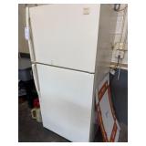 Whirlpool Refrigerator Freezer 66' high 18 CF