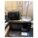 Microwave Oven, 4 Slice Toaster, Table