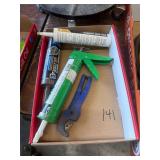 Caulk & Dispenser Gun, Knife