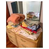 Vintage Bedding & Fabric Lot