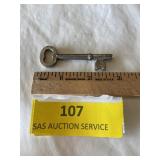 Vintage solid barrel skeleton key