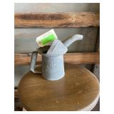 Vintage galvanized metal 1 quart oil can