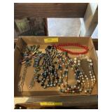 Assortment of ladies beaded necklaces