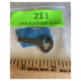 Vintage singer sewing machine key. Simanto