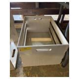 White wood crate 10 x 21 x 13 1/2