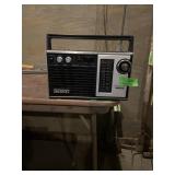 Sony AM/FM AC/battery radio