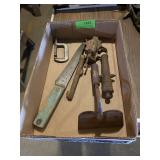 Collection of vintage items