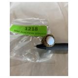 14 carat ring with white opal ?